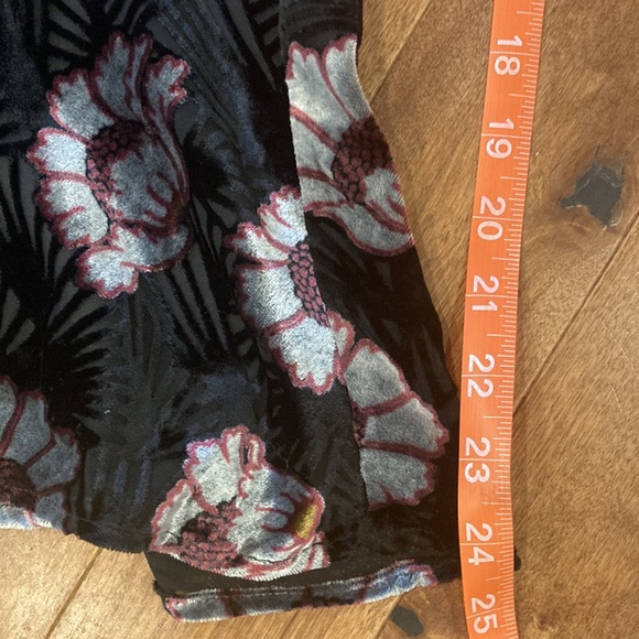 NWT Ann Taylor Loft Iced Floral Velvet Swing Dress; Size XS - Picture 3 of 7